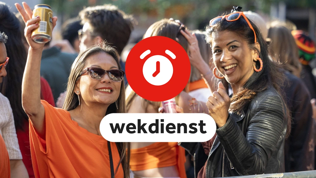 Foto: Wekdienst 27/4: Koninklijke familie in Dokkum • Feestelijkheden in hele land 